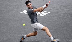 Roger Federer loše krenuo u Londonu, Thiem ga porazio na startu