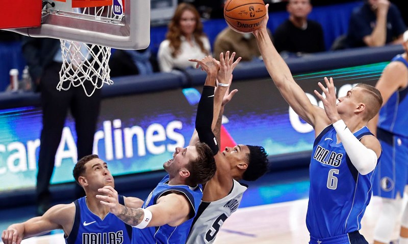 Raptorsi pregazili Hornetse, utakmica karijere čudesnog Luke Dončića