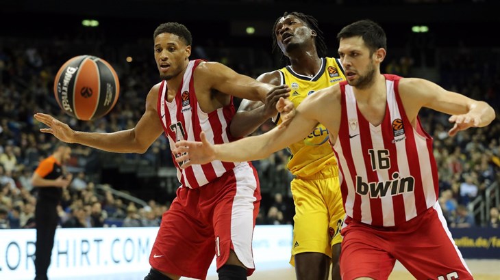 Simonov Efes nanio Milanu prvi domaći poraz, Zvezda slavila kod Žalgirisa