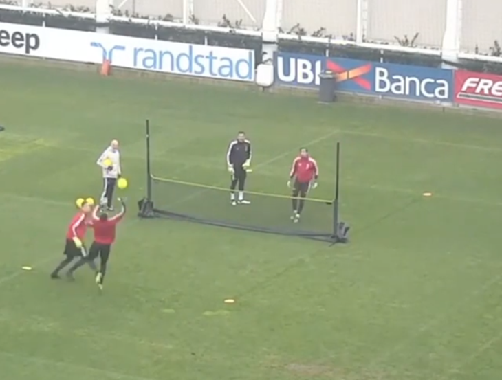 FANATIK: Trening vratara Juventusa ili igranje teniskih parova