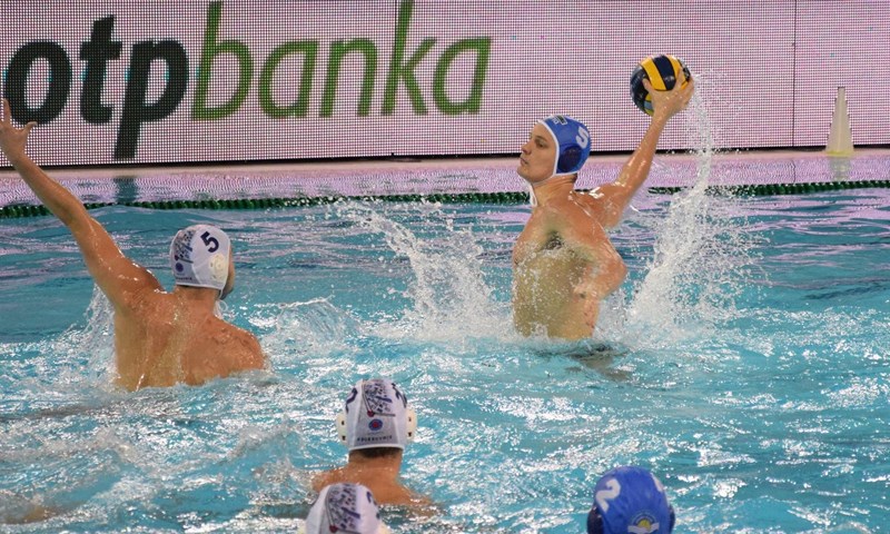 Jug do vrijedne pobjede protiv Szolnokija za samo bod zaostatka za liderom Olympiakosom