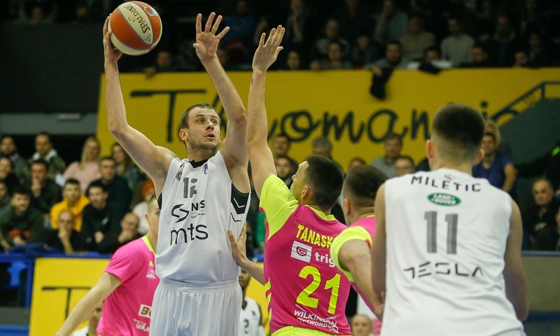 Partizan furioznom posljednjom četvrtinom do pobjede kod Mege