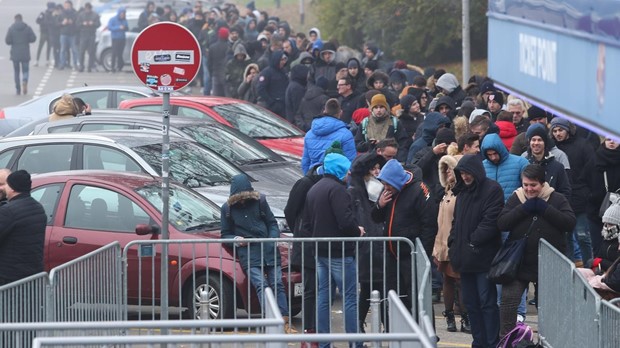 Navijači Dinama u redu za ulaznice, rasprodan zapad dolje