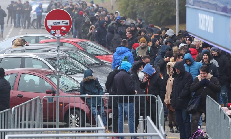 Navijači Dinama u redu za ulaznice, rasprodan zapad dolje