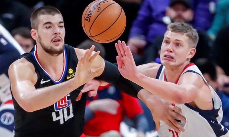 Memphis pregazio oslabljene Clipperse, Zubac prvi skakač kod domaćina