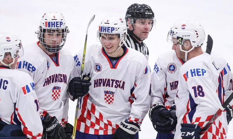 Hrvatski hokejaši pregazili Bugarsku na otvaranju olimpijskih pretkvalifikacija u Sisku