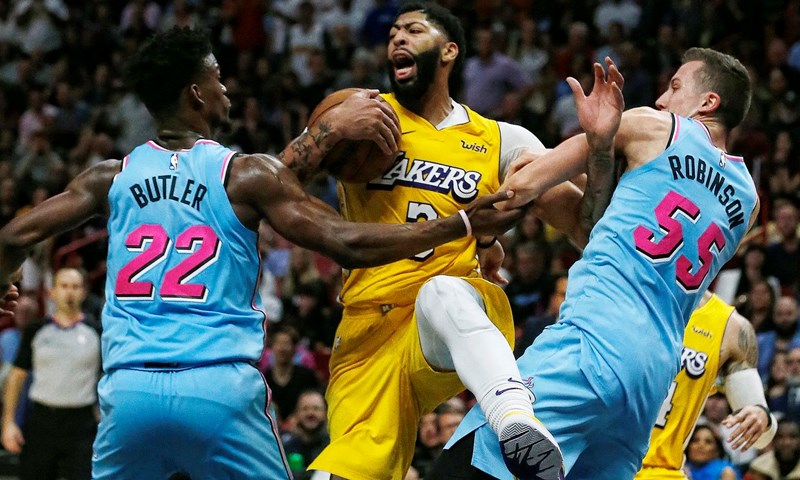 Sjajni Chris Paul predvodio Thunder, lagodna pobjeda Lakersa uz ozljedu Davisa