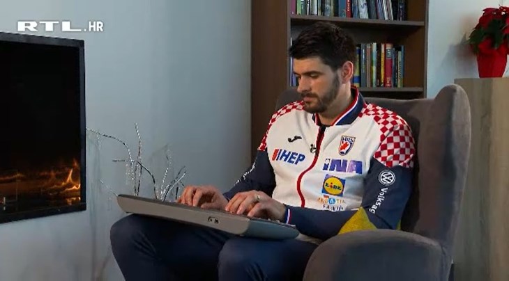 Svira se Cesarica: Luka Stepančić pokazao svoje glazbeno umijeće