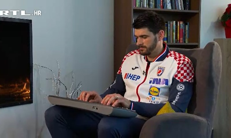 Svira se Cesarica: Luka Stepančić pokazao svoje glazbeno umijeće