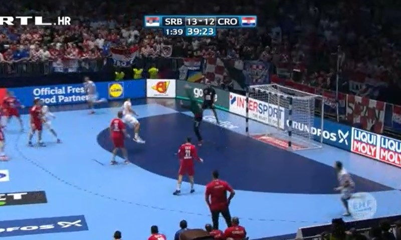 [VIDEO] Srpski vratar obranio zicer pa razljutio hrvatske navijače