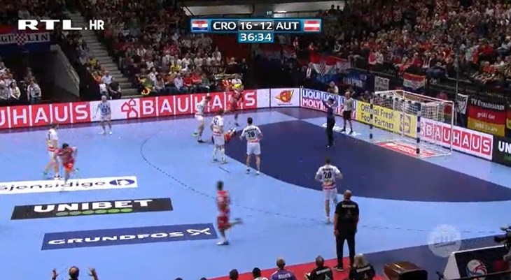 Mandić uhvatio "otpadak" i krasno poentirao s krila