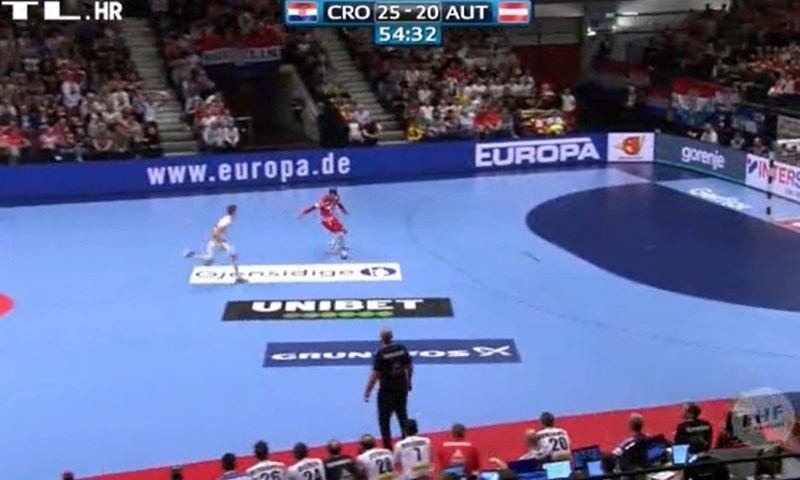Duvnjak presjekao loptu i poentirao u prazan gol