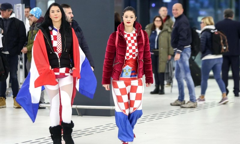 FOTO: Hrvatska dobiva pojačanje na tribinama u Stockholmu