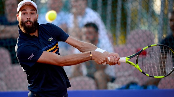 Delbonis iznenađujuće ispao, Paire uvjerljiv