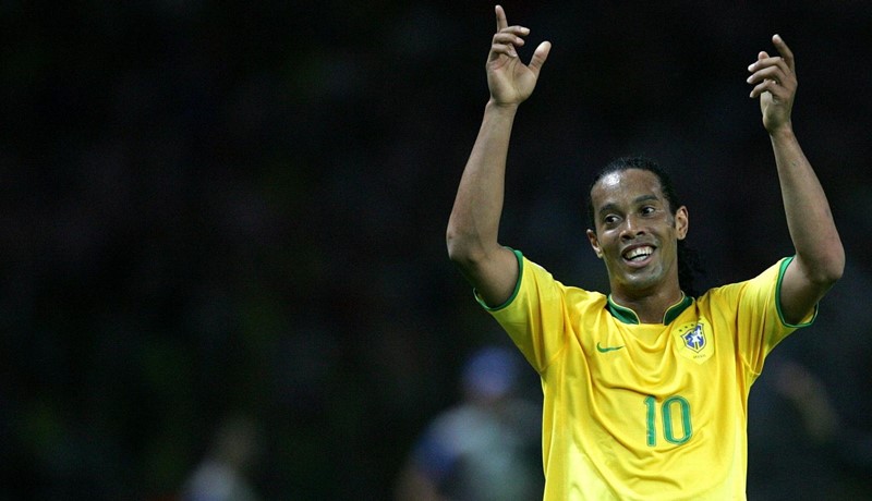 Ronaldinho postao suvlasnik talijanskoga kluba pa se naklonio Modriću: Nazvao ga jednim od najvećih