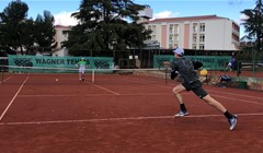 Kiša remeti planove u Rovinju, Hrvati bili u vodstvu do prekida