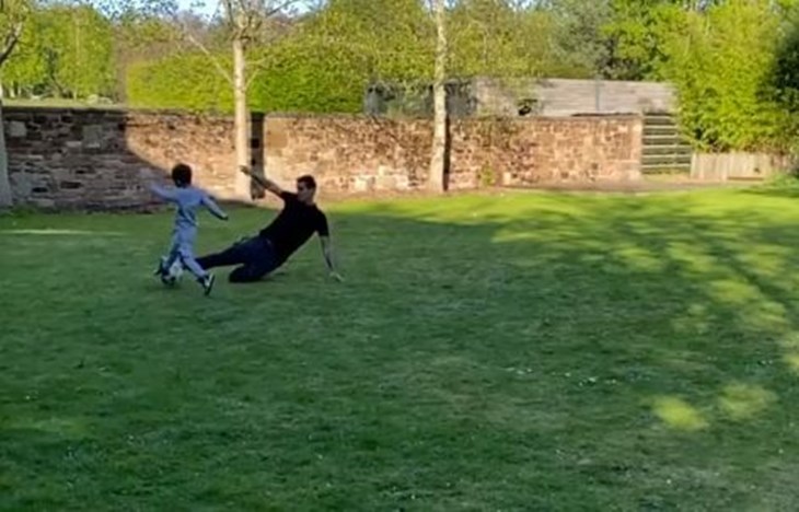 FANATIK: Lovren pokazuje osnove igre u obrani