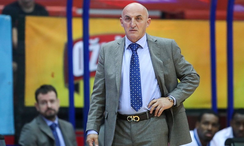 Emotivni Pavićević: 'U situaciji u kojoj se neki članovi bore za život, svaka priča o košarci je besmislena'