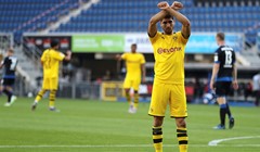 Borussia Dortmund potopila Paderborn i dovela ga na korak od ispadanja
