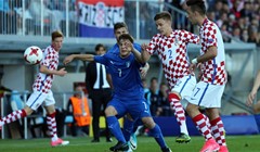 Mladi Filip Hlevnjak potpisao prvi profesionalni ugovor sa Slavenom