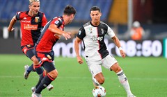 Juventus krasnim golovima projurio kroz Genovu i odnio sva tri boda
