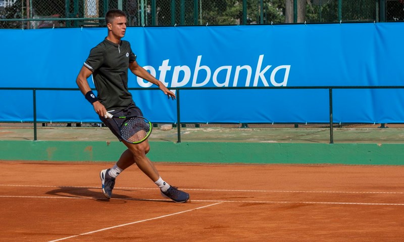 Duje Ajduković izbacio sedmog nositelja na startu turnira u Portugalu
