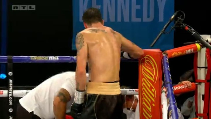 [VIDEO] Čalića krajem pete runde spasilo zvono