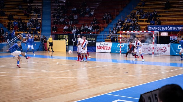 Square poveo u četvrtfinalnoj seriji protiv Futsal Dinama