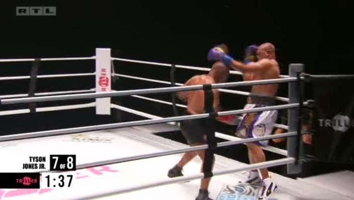 [VIDEO] Pokušaj Tysonovog ozbiljnijeg napada udarcima u tijelo