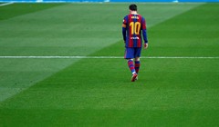 Valencia izborila bod na Camp Nouu, Messi izjednačio Pelea