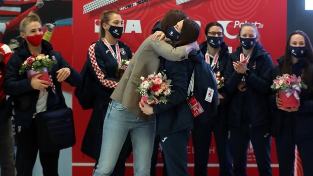 [VIDEO] Brončane rukometašice vratile se s Europskog prvenstva