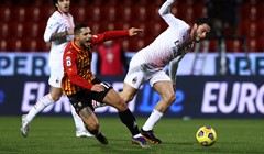 Milan svladao Benevento s igračem manje, Rebić asistirao