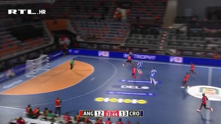 [VIDEO] Grubi Angolci zaustavljaju kontre pod cijenu isključenja!