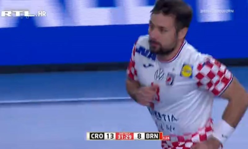 [VIDEO] Fenomenalan lob Zlatka Horvata i otvaranje drugog poluvremena