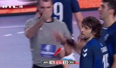[VIDEO] Lakat u glavu Karačića i crveni za argentinskog kapetana