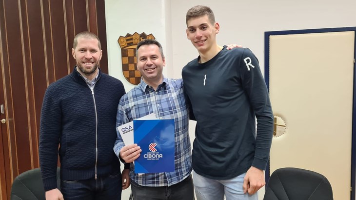 Roko Prkačin potpisao trogodišnji ugovor s Cibonom