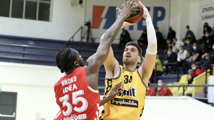 Split dugo mučio Zvezdu pa zadnje četiri minute ostao bez poena