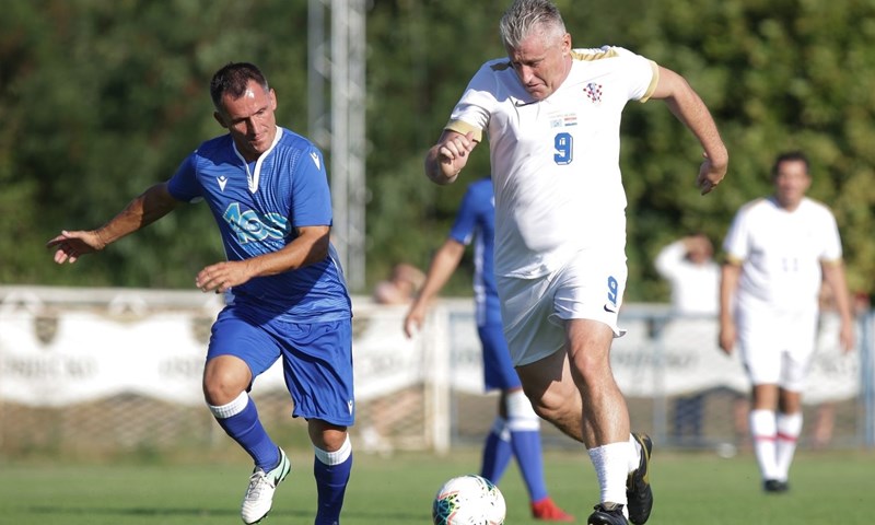 Spektakl u Petrinji: Čeferin predvodi slovenske, a Šuker hrvatske legende