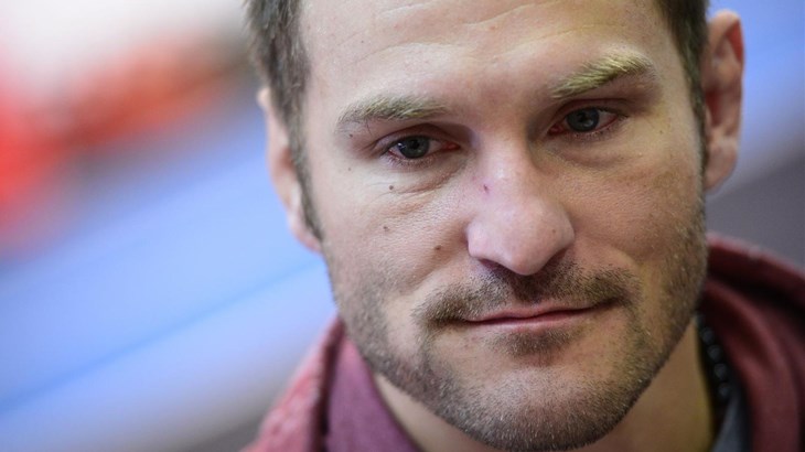 Jones nokautom zaključio meč, Miočić najavio odlazak u mirovinu