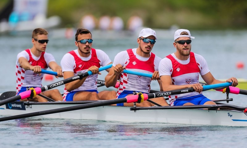 Četverac bez kormilara u polufinalu regate u Luzernu, ženski dvojac u repasažu
