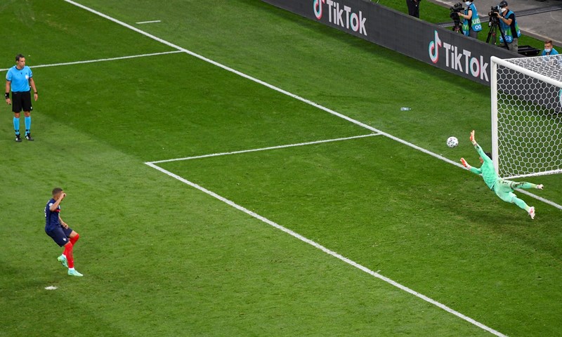 Ne opraštaju se samo Vatreni, Švicarska nakon Shaqirija ostala i bez prvog vratara