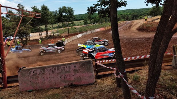 Autocross u Gambetićima, spektakl u prašini