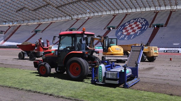 Izvršena primopredaja novog hibridnog travnjaka na Poljudu