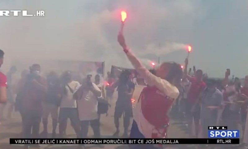 [VIDEO] Matea Jelić i Toni Kanaet emotivno dočekani na povratku iz Tokija