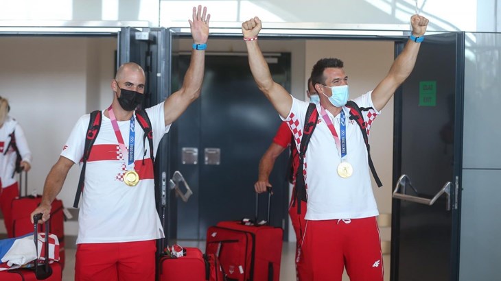 Veslači se vratili kući, Sinkovići poručili: 'Bez Bralićevog znanja ne bi ovo mogli'