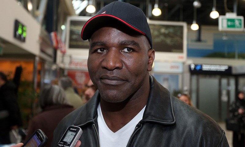 Holyfield doživio težak poraz po povratku u ring