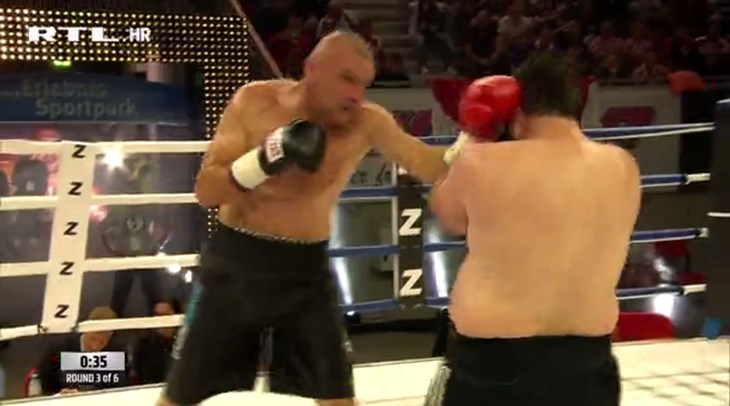 [VIDEO] Mavrovićevi udarci lakoćom prolazili kroz gard, Gruzijac izdržavao