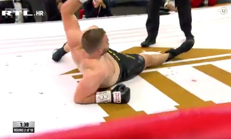 [VIDEO] Radonjić u drugoj rundi čak četiri puta završio na tlu
