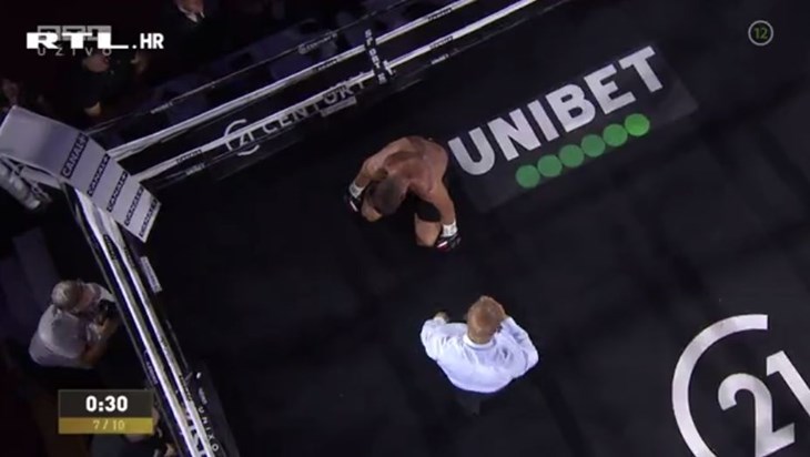 [VIDEO] Yoka žestoko uzdrmao Milasa, dva odbrojavanja i sudac prekida borbu