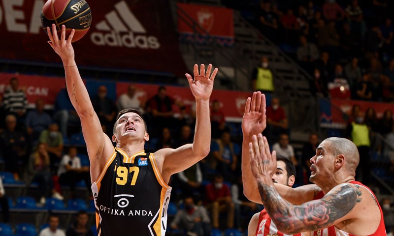 Pred Splitom jako puno posla, Crvena zvezda se poigravala